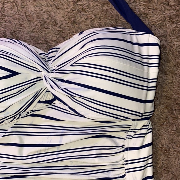 Moontide twist halter one piece swimsuit - Picture 4 of 9